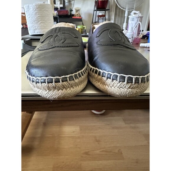 Chanel Camellia espadrilles black size 40, Runs Small ( See measurements) more l - Picture 14 of 16